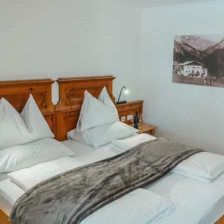 Dolomitenhotel Weisslahnbad Tires Exterior photo