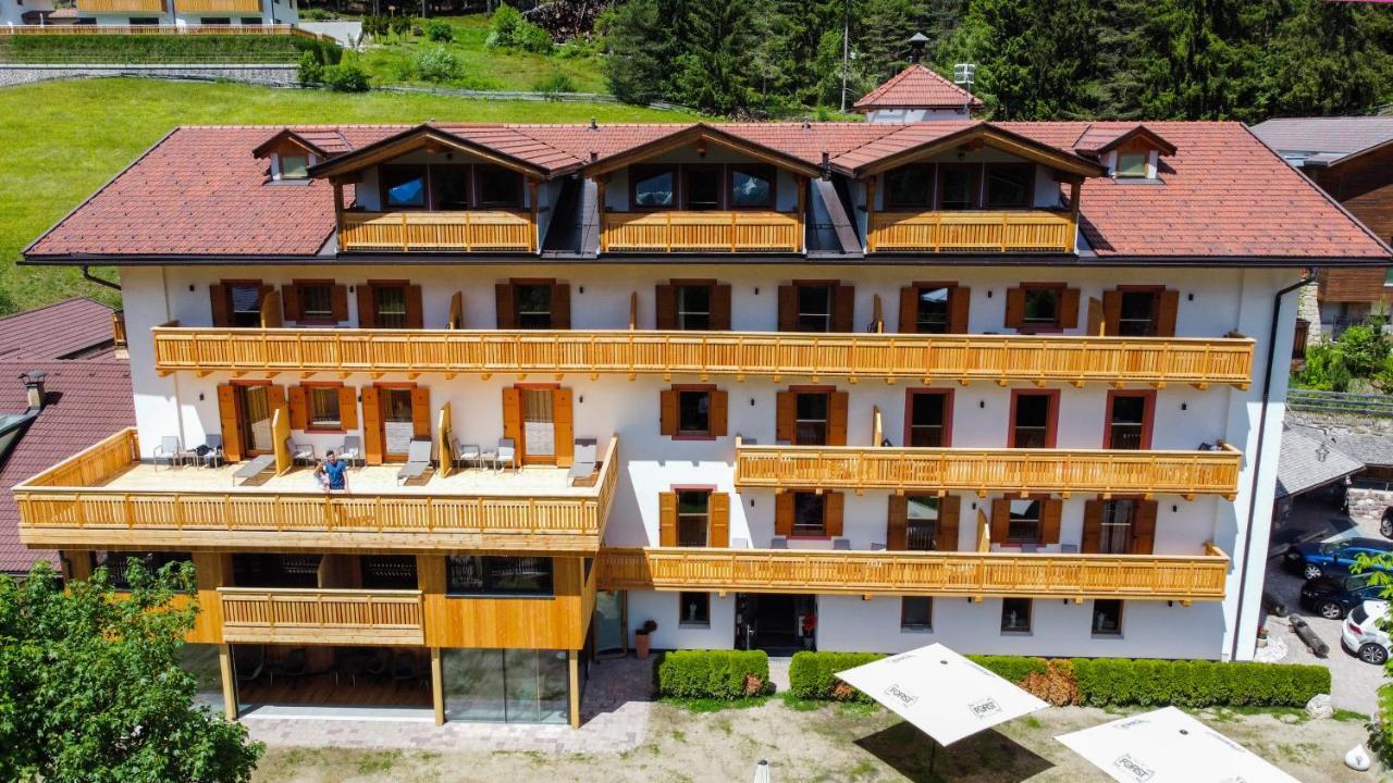 Dolomitenhotel Weisslahnbad Tires Exterior photo